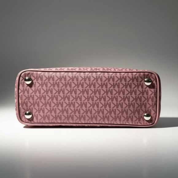 Michael Kors Pink monogram Jet Set Tote - Picture 5 of 9